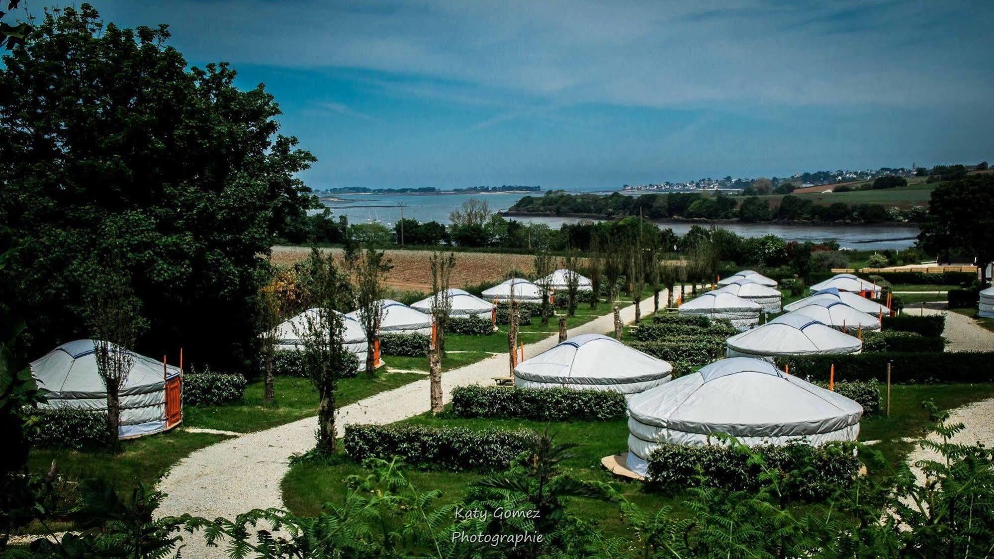 Mer Et Yourtes Hotel Henvic Exterior photo